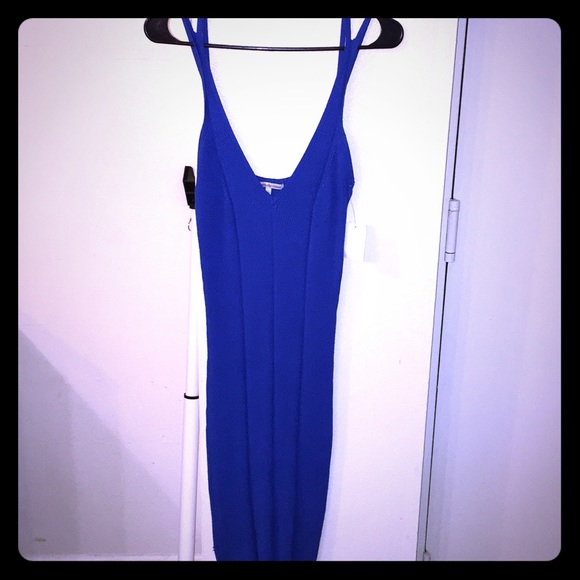 Fitted Body dress with low V shape in front - Picture 1 of 2
